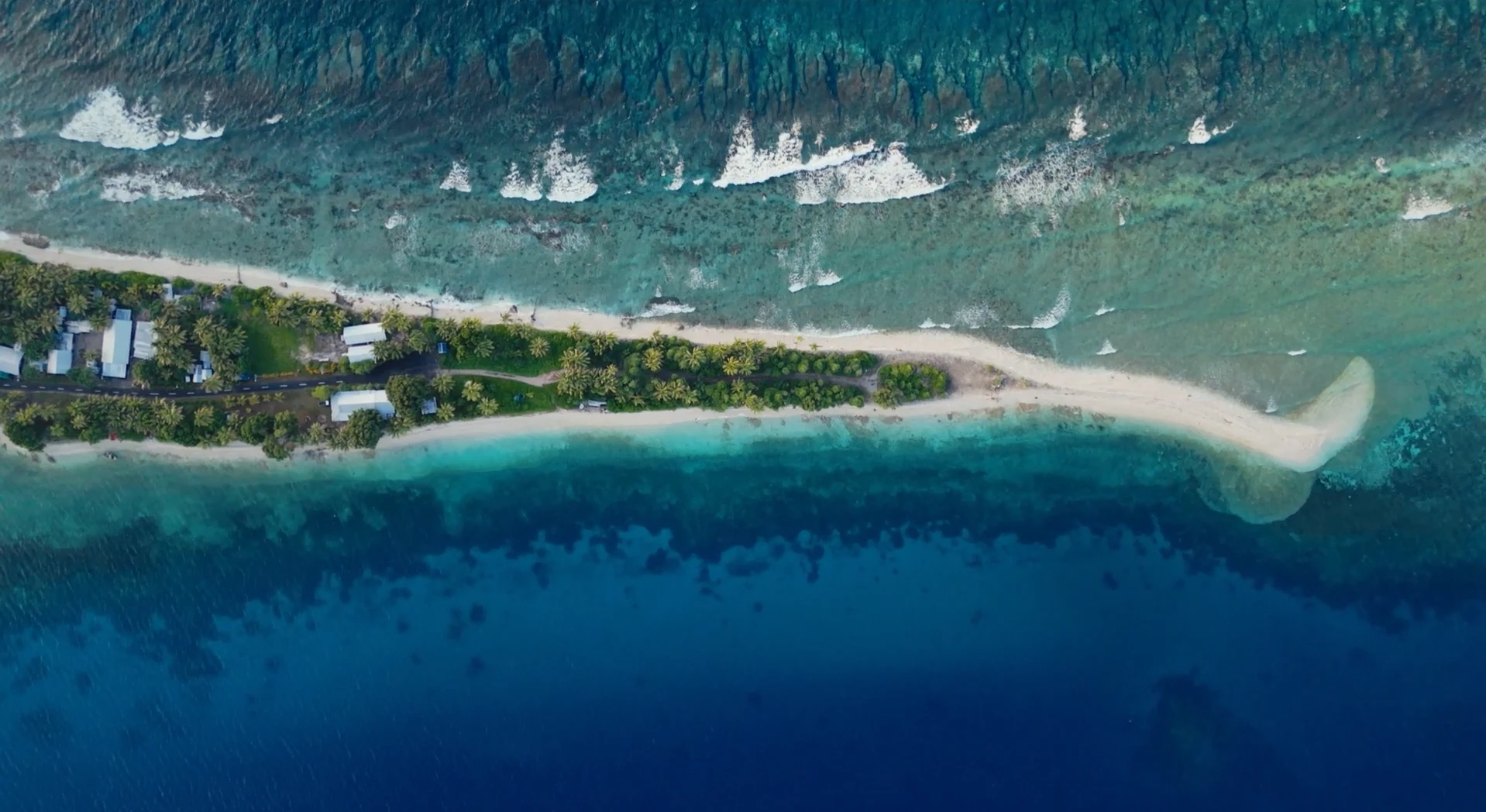 Aerial view of Maldives lagoons and sandbanks — plan your flight to Maldives